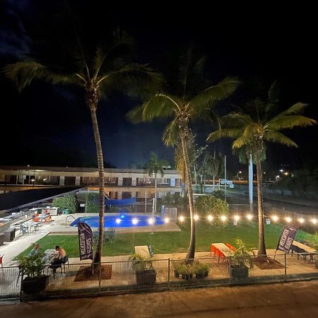 Pine Tree Motel Катерін Екстер'єр фото