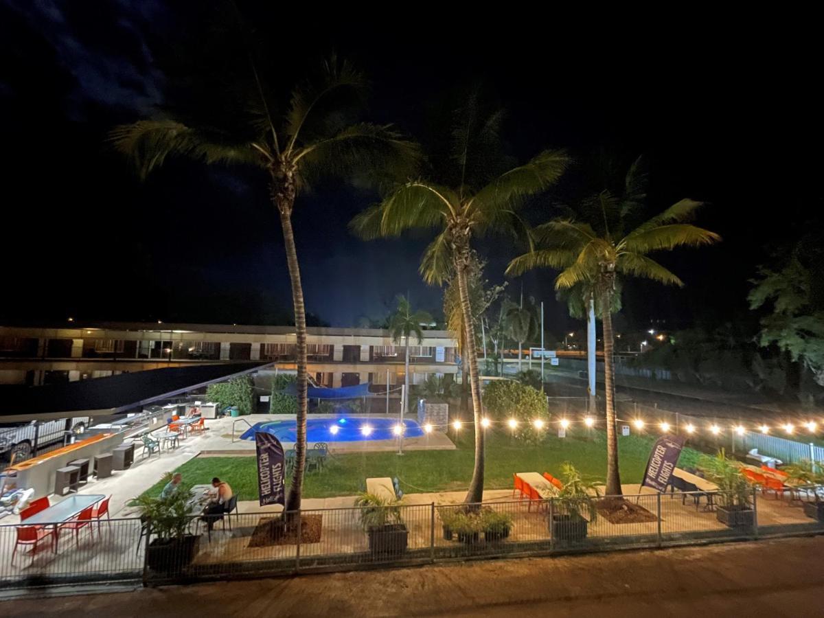 Pine Tree Motel Катерін Екстер'єр фото