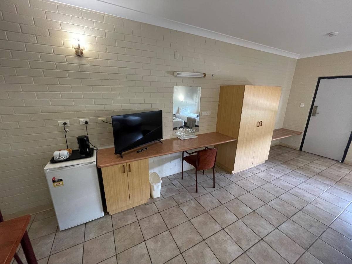 Pine Tree Motel Катерін Екстер'єр фото
