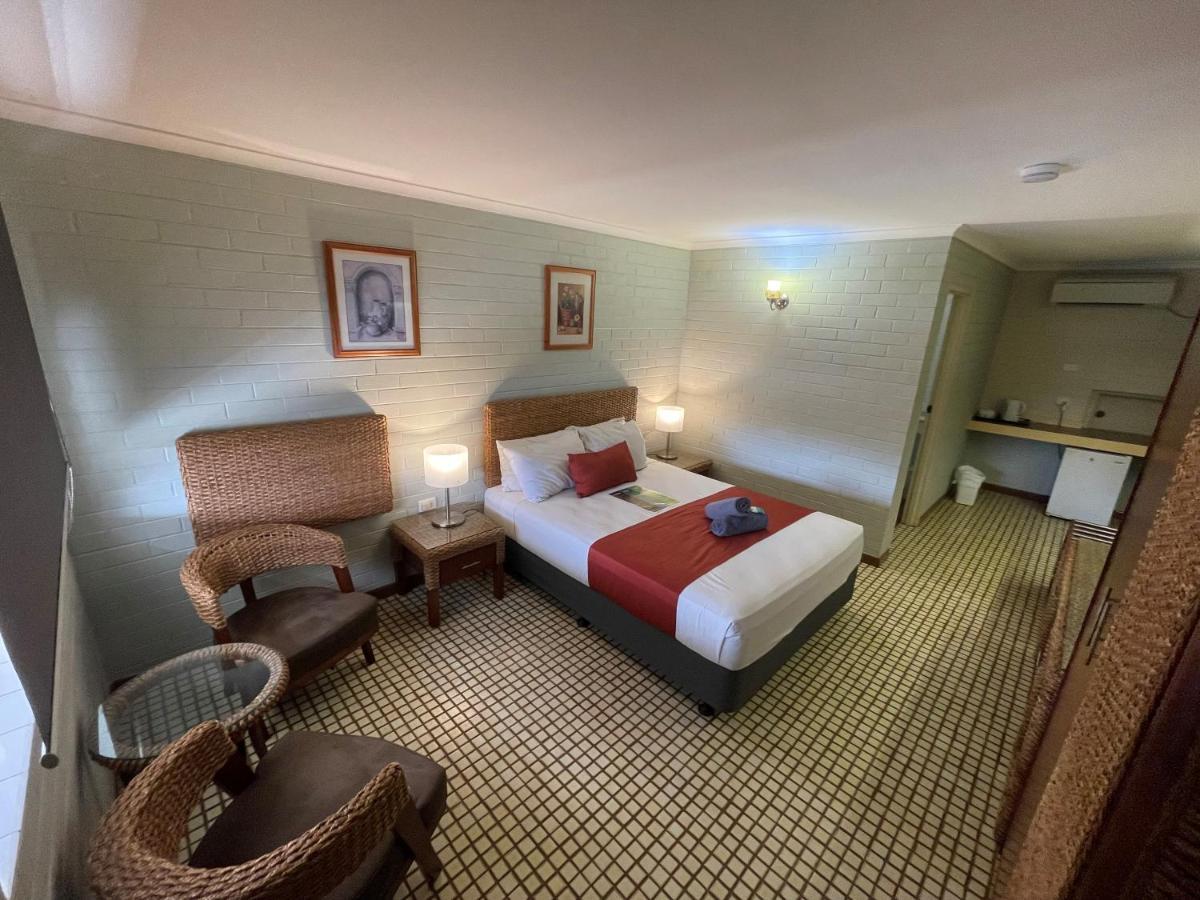 Pine Tree Motel Катерін Екстер'єр фото
