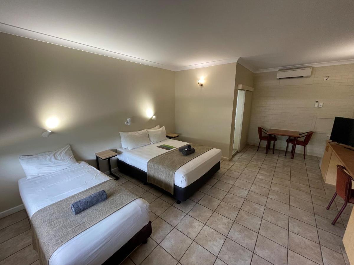 Pine Tree Motel Катерін Екстер'єр фото