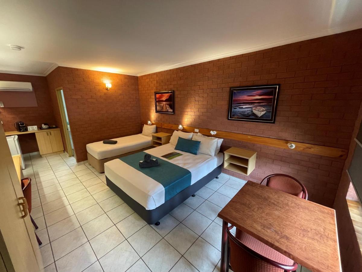 Pine Tree Motel Катерін Екстер'єр фото