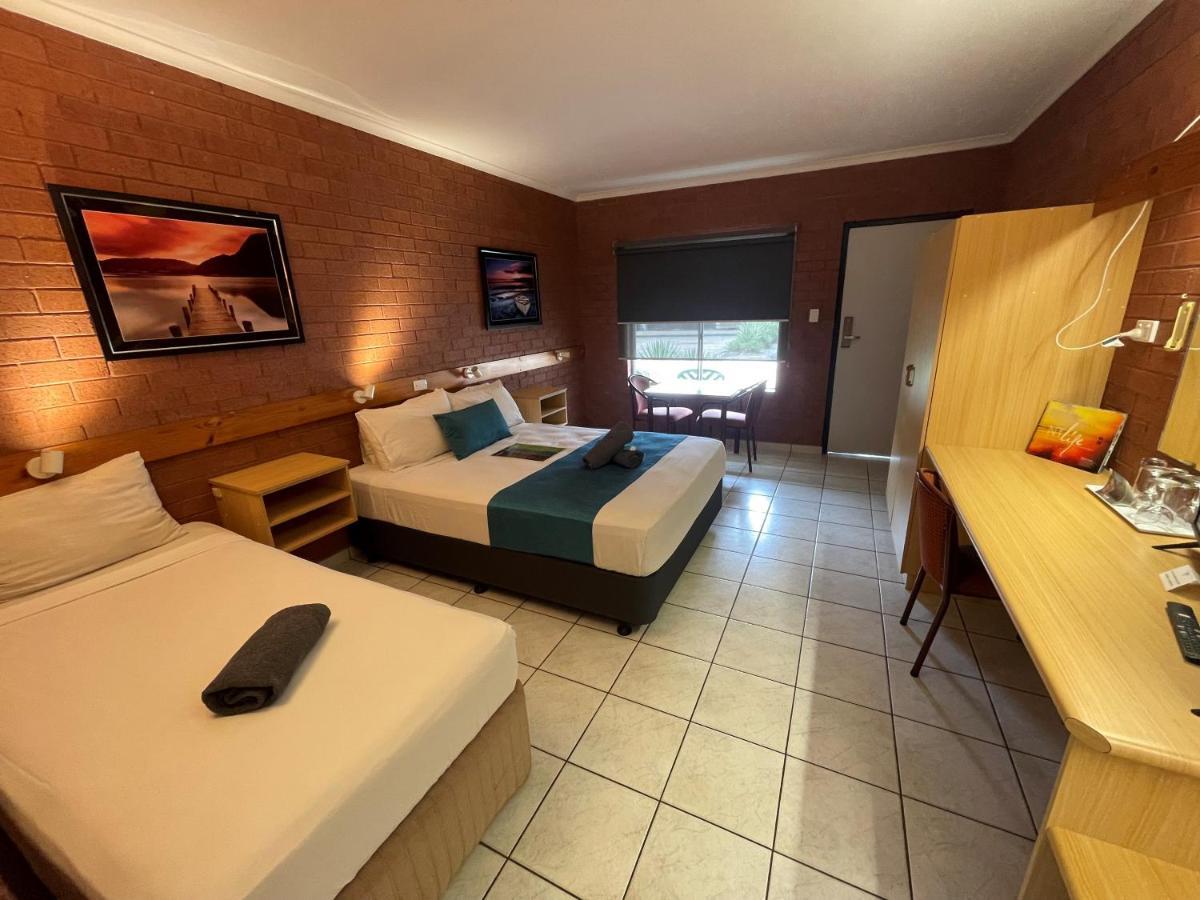 Pine Tree Motel Катерін Екстер'єр фото