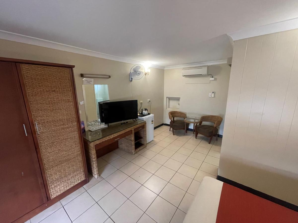 Pine Tree Motel Катерін Екстер'єр фото