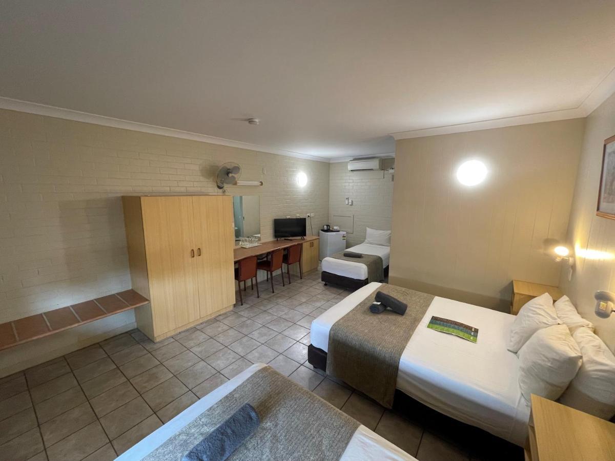 Pine Tree Motel Катерін Екстер'єр фото
