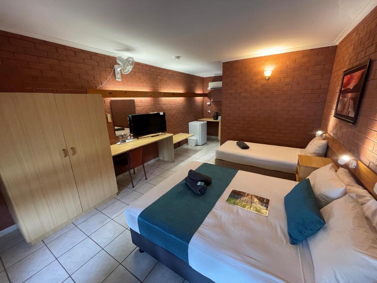 Pine Tree Motel Катерін Екстер'єр фото