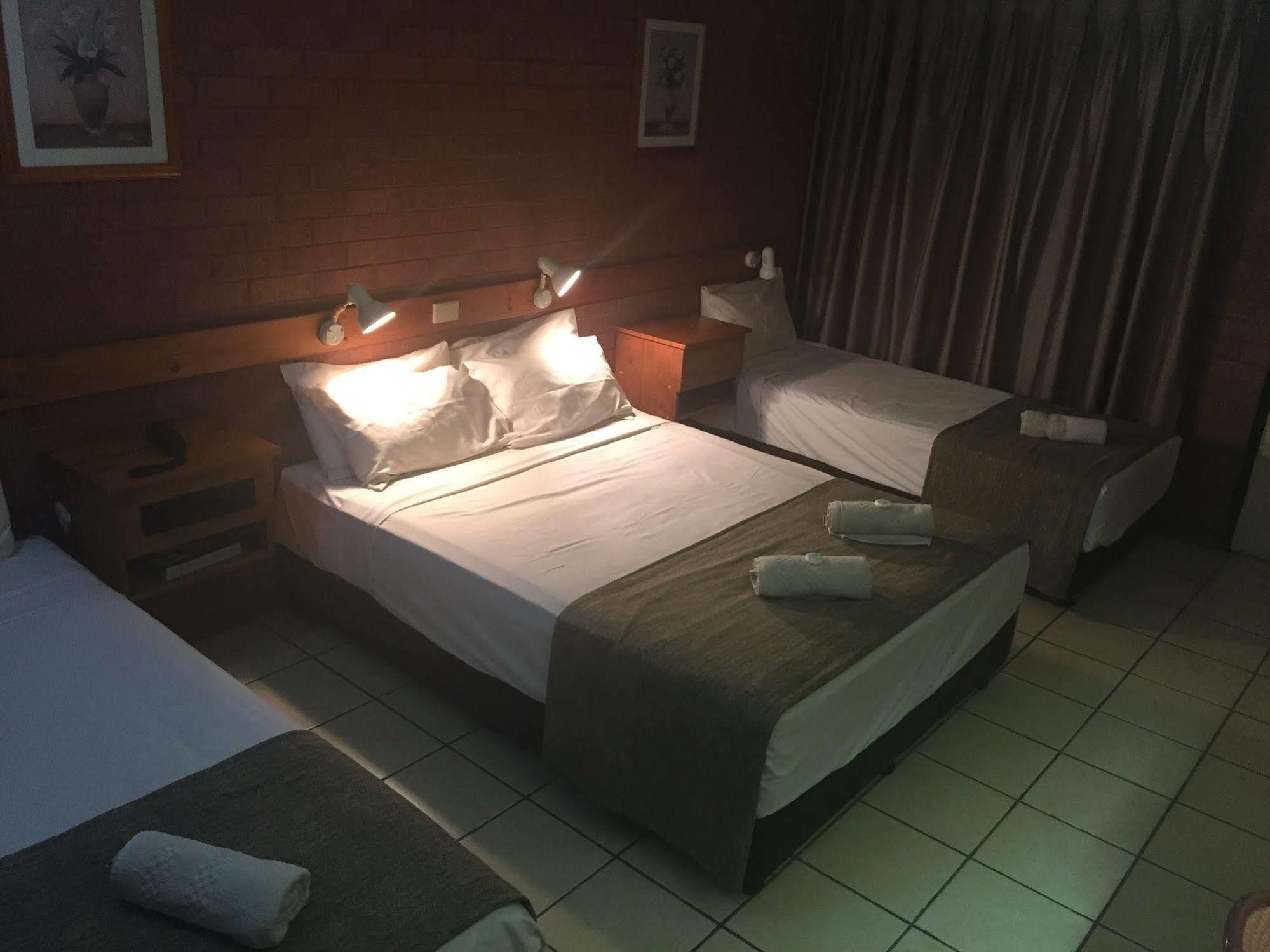 Pine Tree Motel Катерін Екстер'єр фото